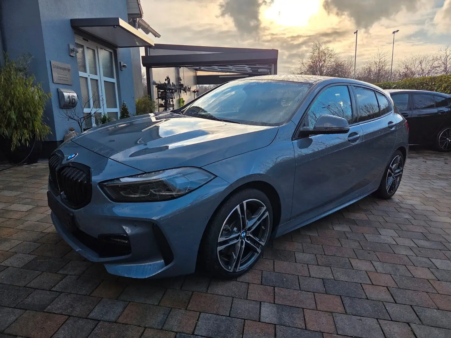 BMW 120 M Sport LivePR HUD Pano ACC H/K Cam 18 Ufrei Grau - 1