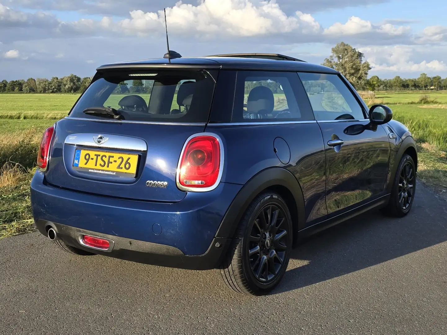 MINI Cooper 1.5 F56 Apple Carplay / Andriod Auto Blauw - 2
