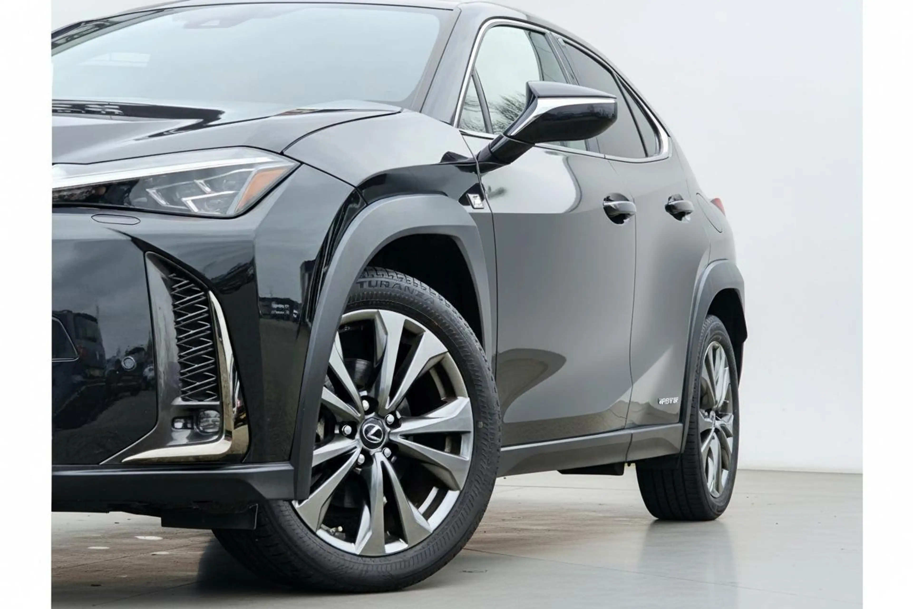 Lexus UX 250h F Sport Line ADAP CRUISE NAV CAMERA — photo 3