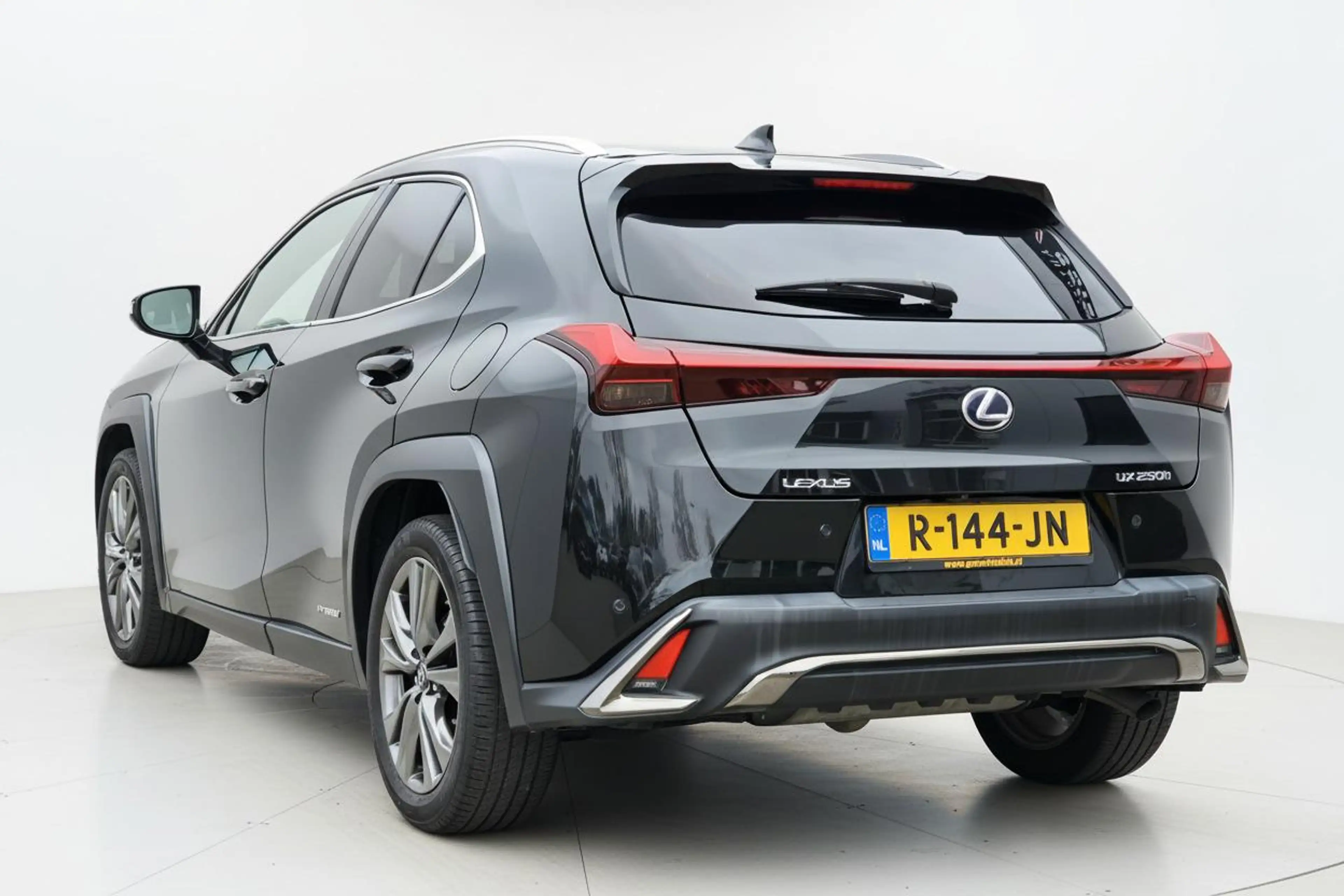 Lexus UX 250h F Sport Line ADAP CRUISE NAV CAMERA — photo 5