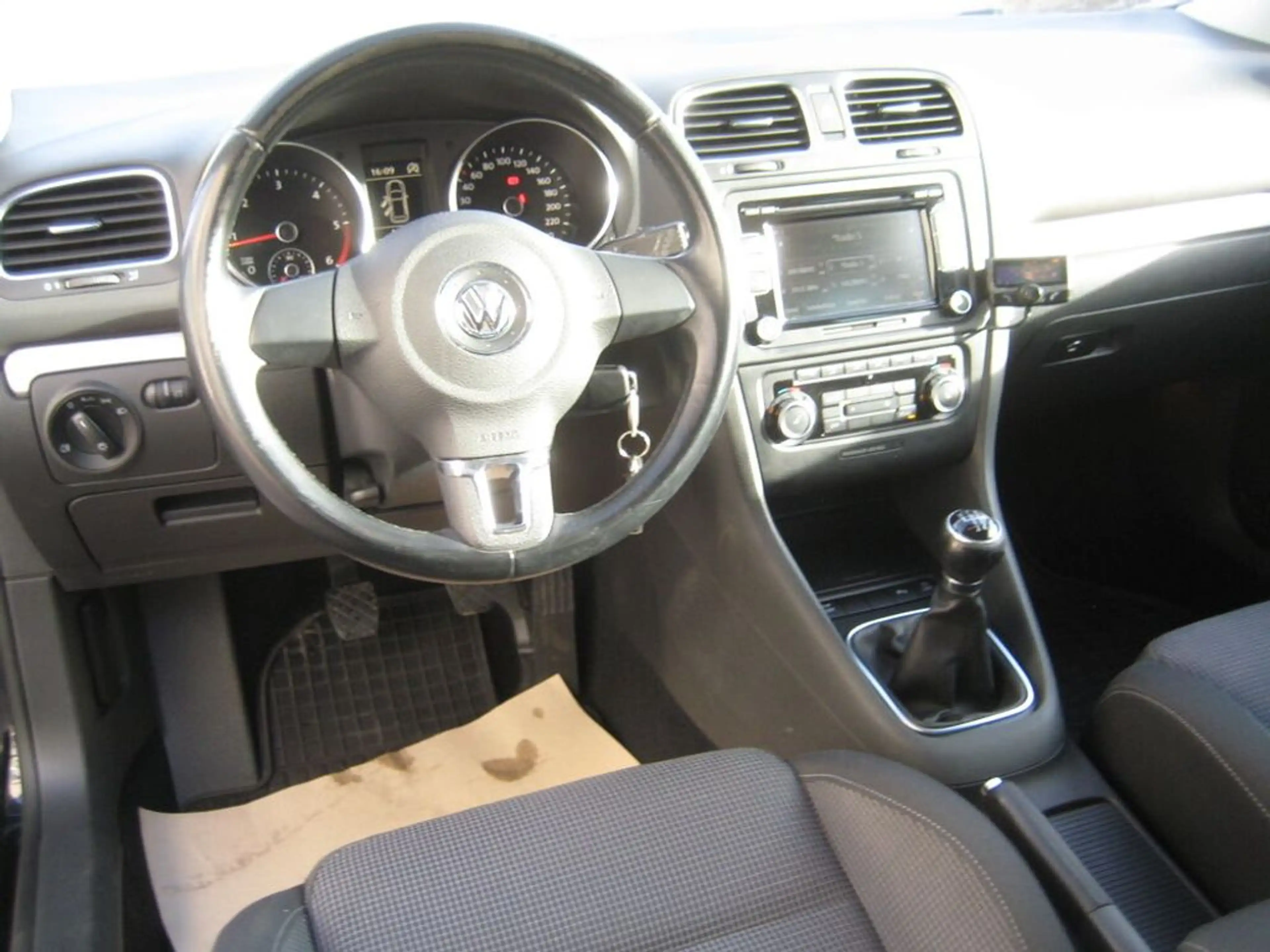 Volkswagen Golf Trendline BlueMotion/BMT — photo 10