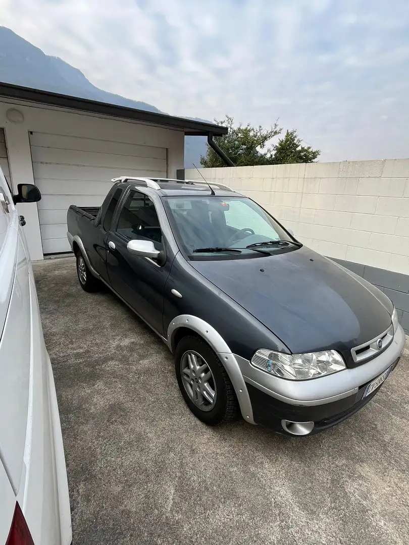Fiat Strada 1.9 JTD Grau - 2