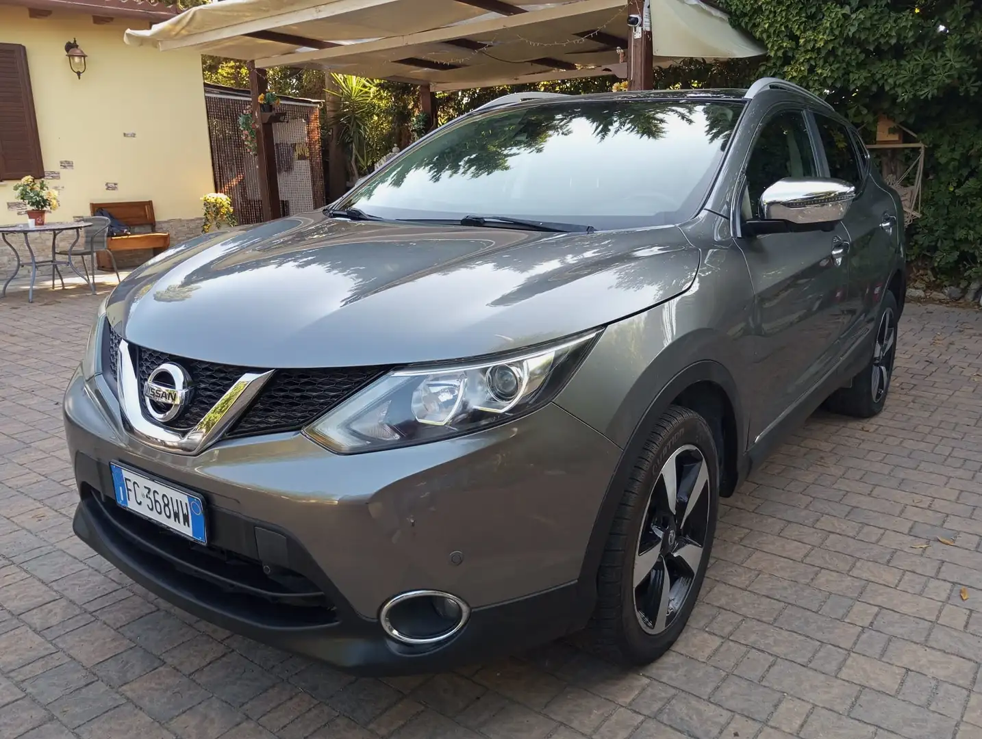 Nissan Qashqai Qashqai II 2014 1.5 dci Business 110cv E6 Grigio - 1
