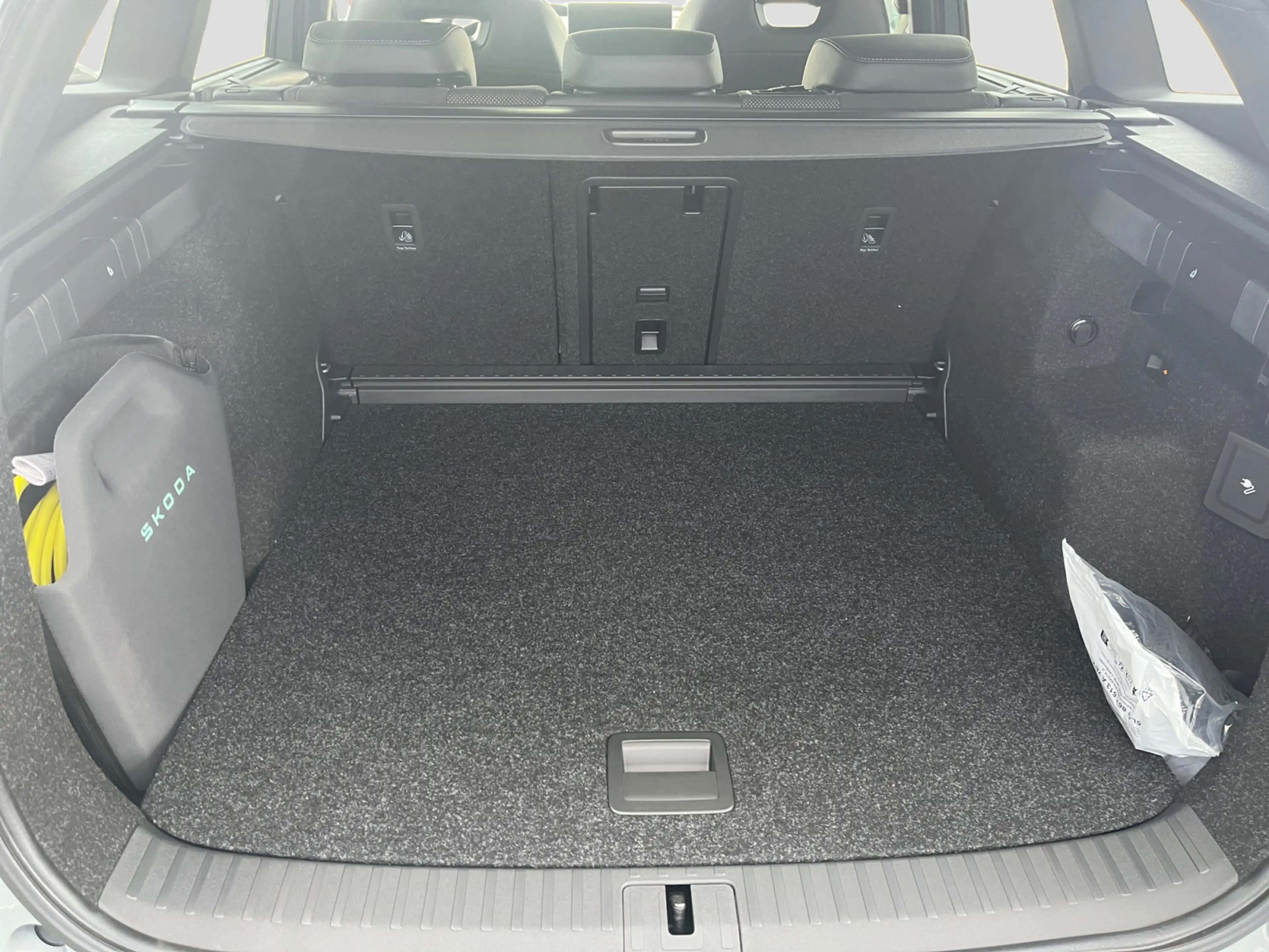 Skoda Enyaq 85 Sportline AHK PanoSD 21"Alu Advanced — photo 12