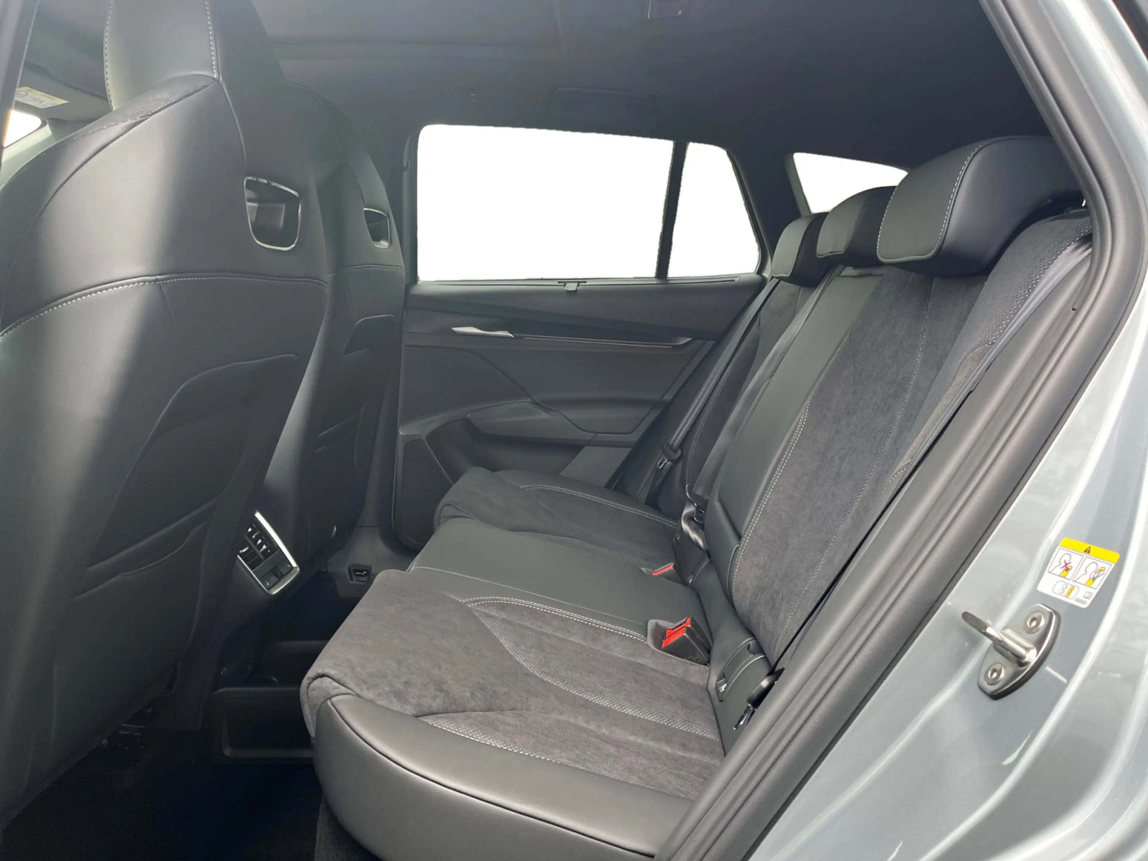 Skoda Enyaq 85 Sportline AHK PanoSD 21"Alu Advanced — photo 11