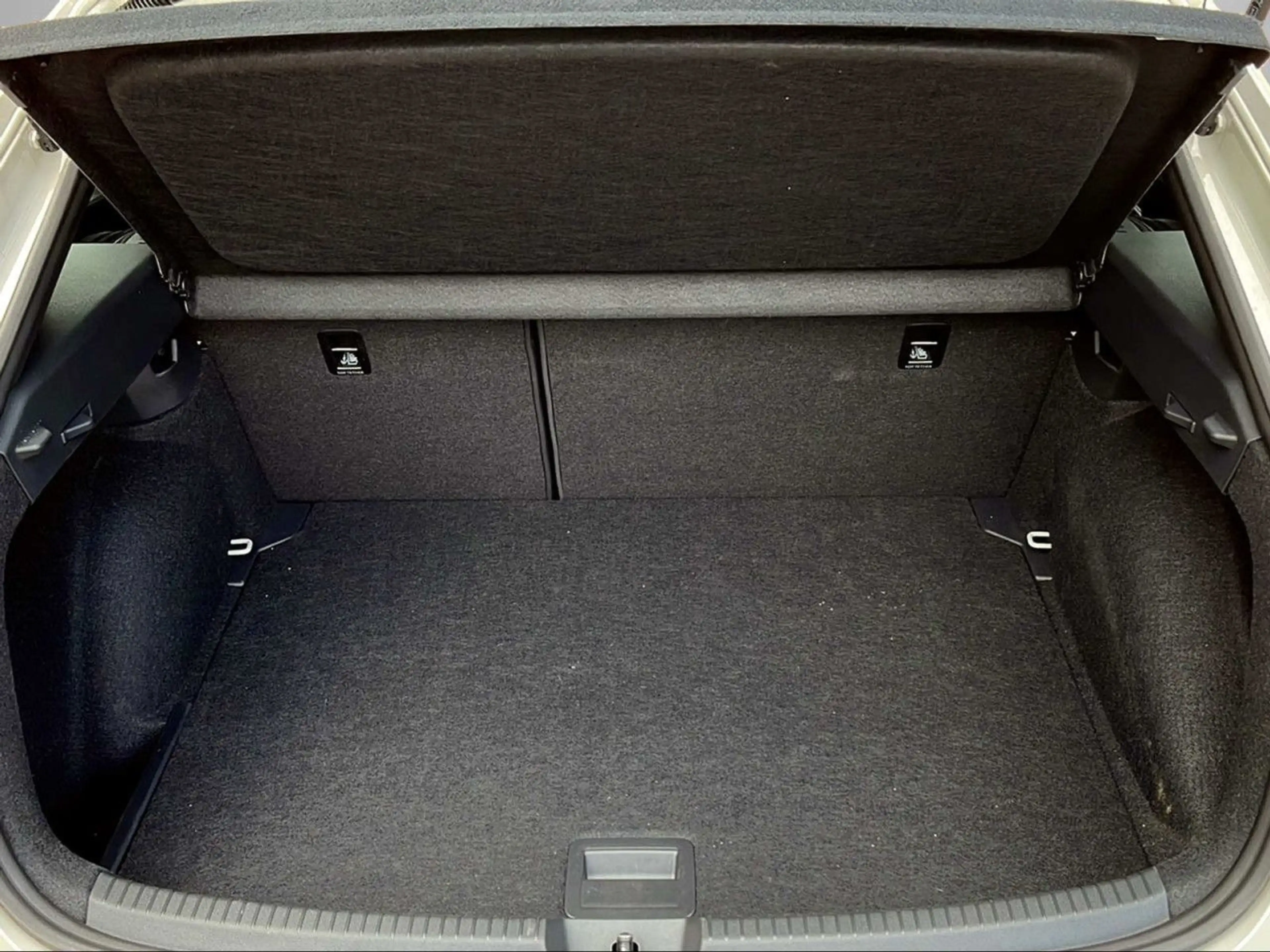 Volkswagen Taigo R-Line 1.0 TSI DSG IQ.LIGHT, IQ DRIVE, BLACK — photo 14