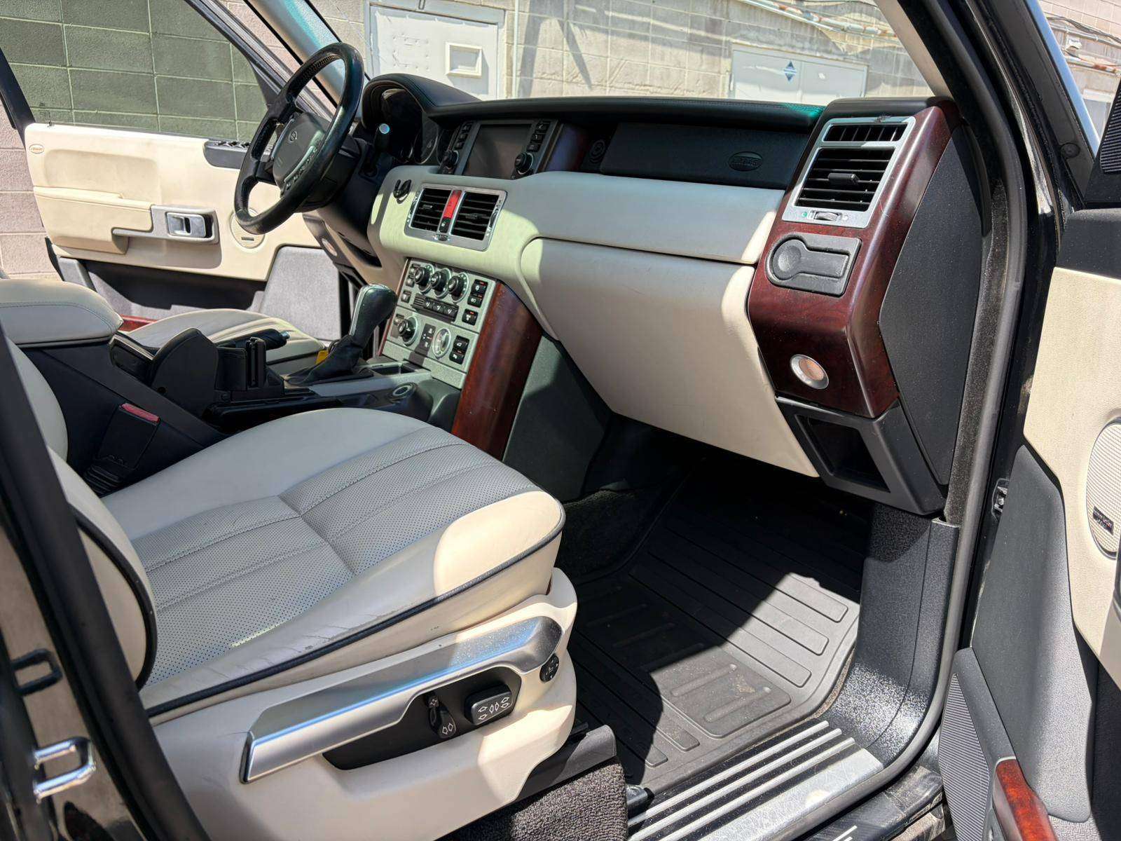 2006 Land Rover Range Rover 4dr Wgn SC thumb 17