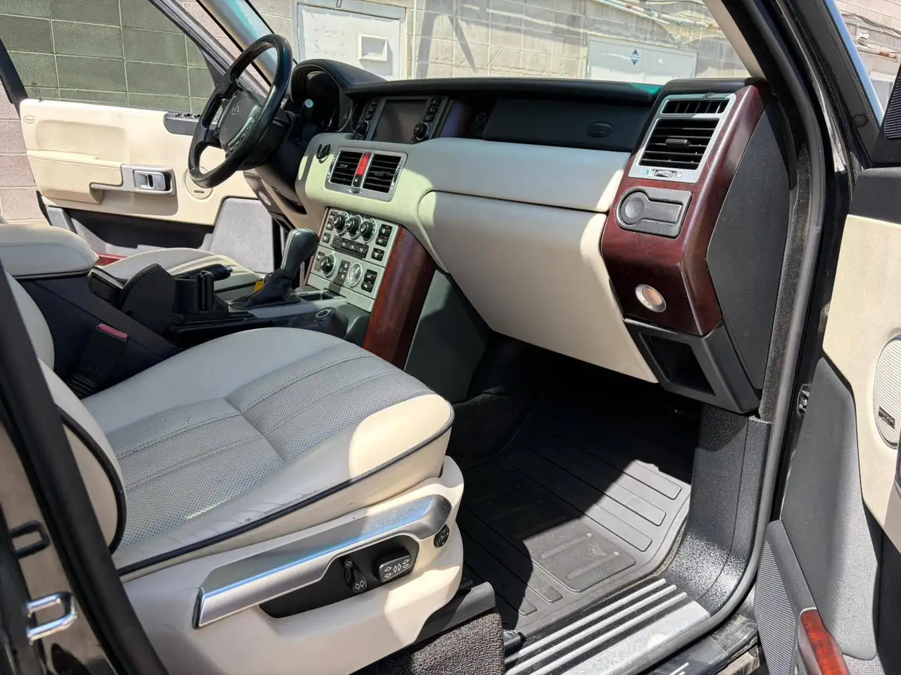 Land Rover Range Rover снимка Land Rover Range Rover