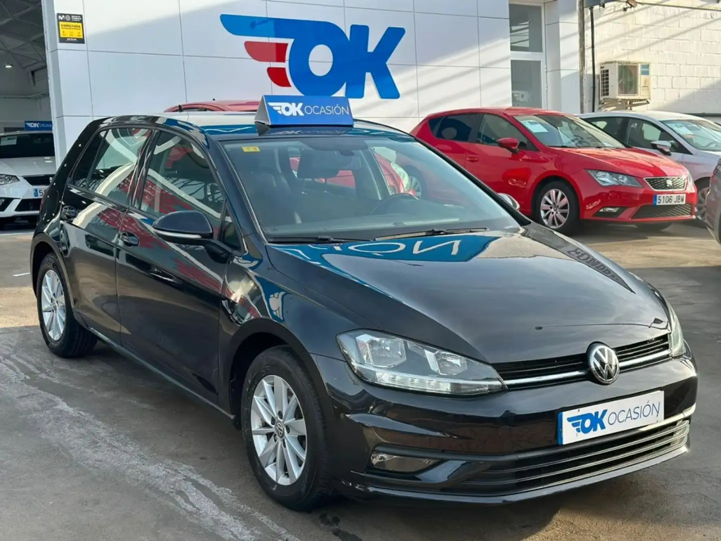 Volkswagen Golf 1.6TDI Advance 85kW - 1