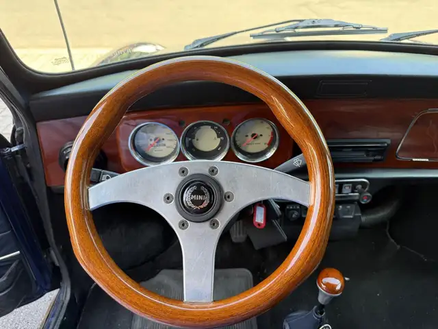 Mini Hatch view 14