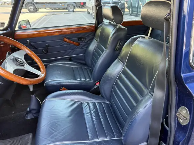 Mini Hatch view 10