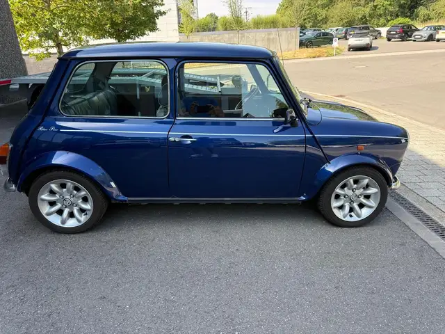 Mini Hatch view 4