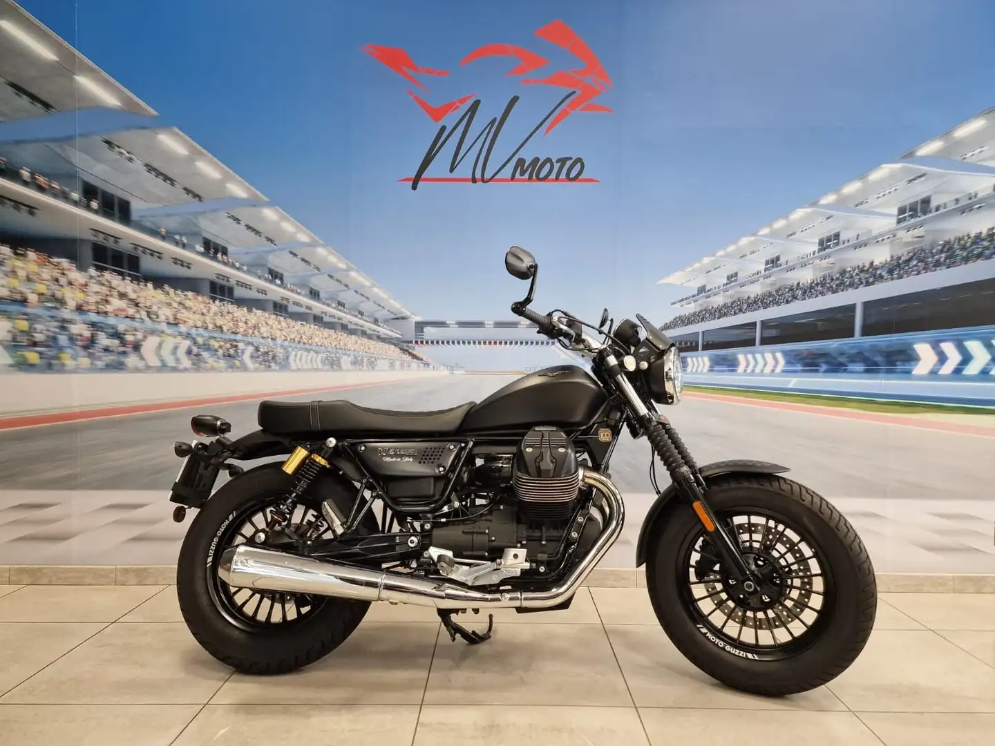 Moto Guzzi V 9 Bobber / Roamer - Km 11000- - 1