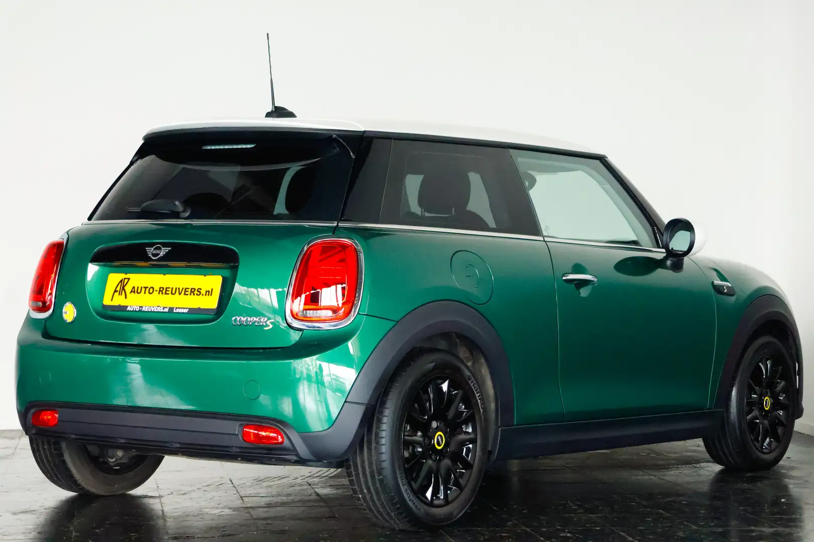 MINI Cooper E Electric Collection 33 kWh / LED / Navi / CarPlay Zelená - 2