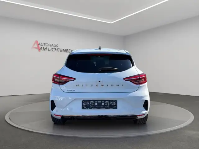 Mitsubishi Colt view 5