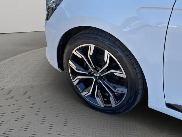 Mitsubishi Colt view 7