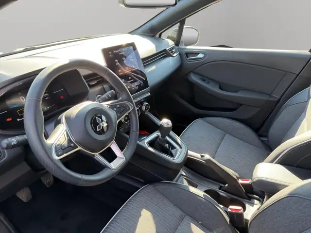 Mitsubishi Colt view 8
