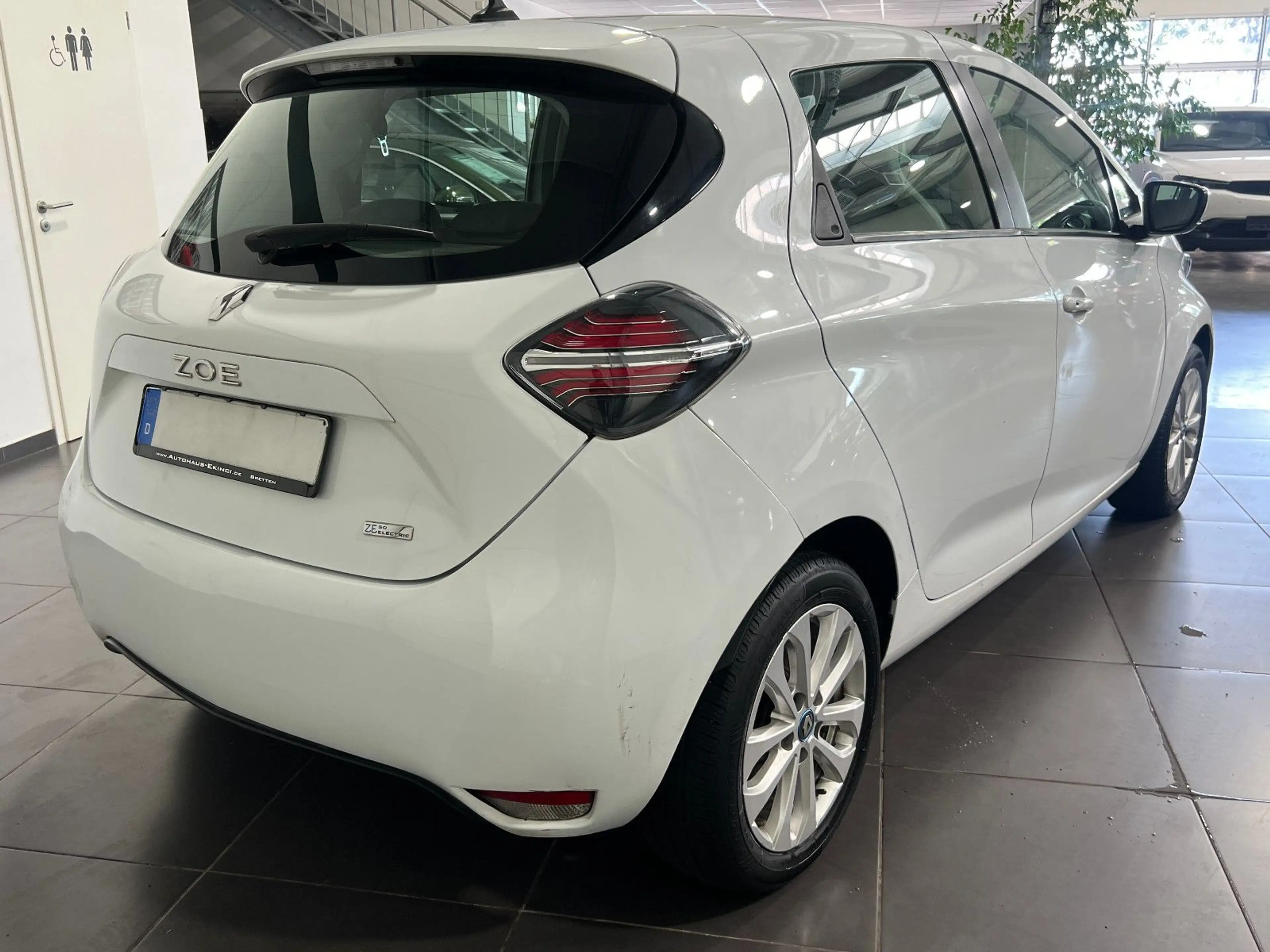 Renault ZOE Automatik **Navi*LED*SHZ*PDC*Spur*BT** — photo 6