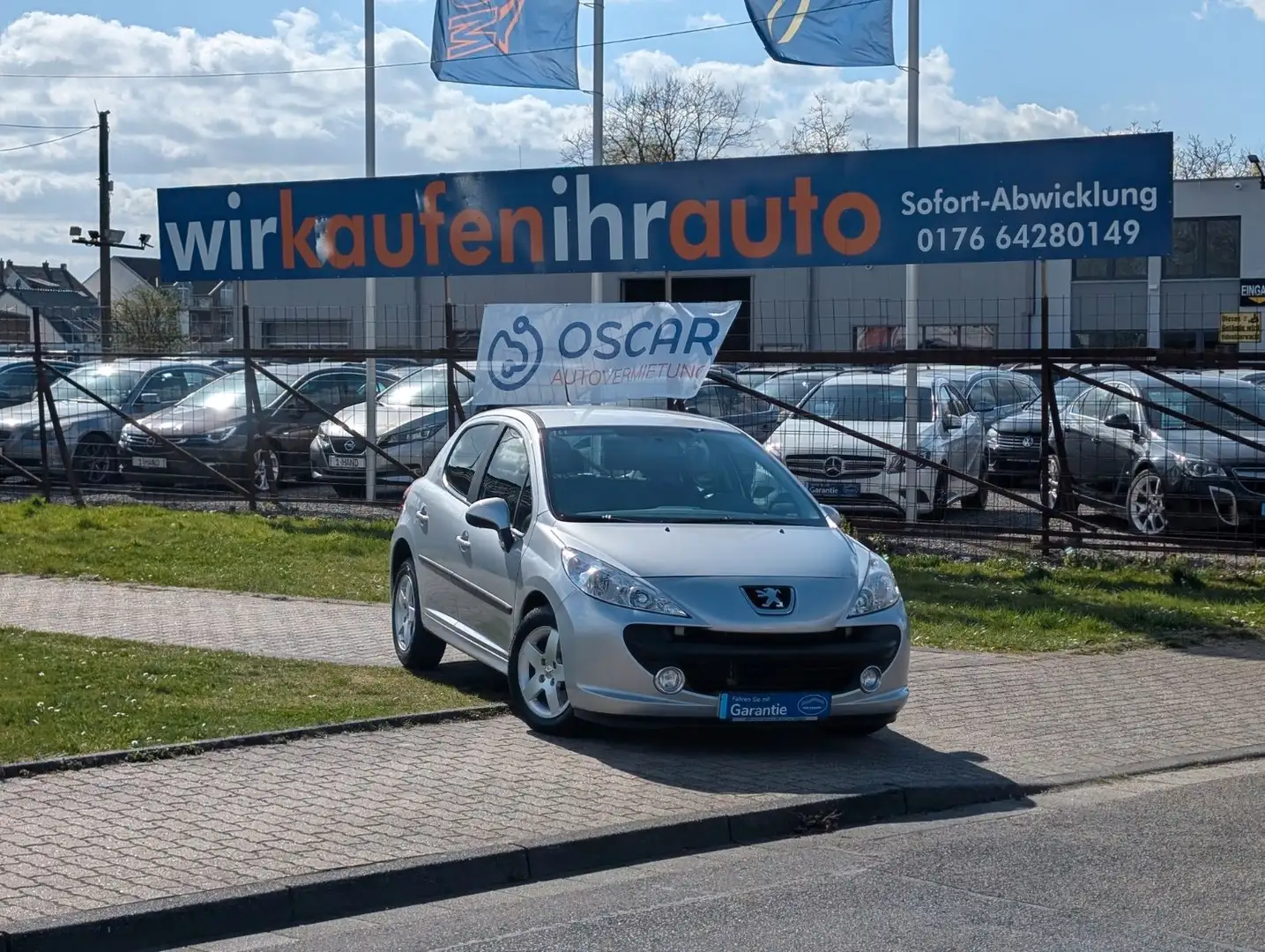 Peugeot 207 Urban Move*KLIMA*ZV-FUNK*AHK*RADIO-CD !! Grau - 1