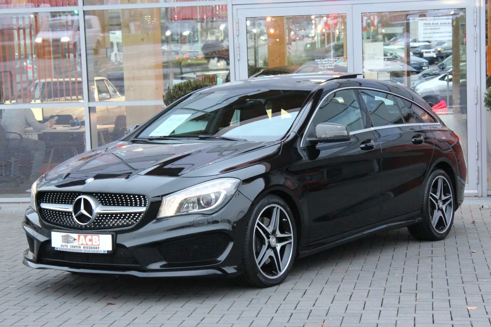 Mercedes-Benz CLA 250 7G-DCT AMG-Line Pano Comand Xenon 18" Noir - 2
