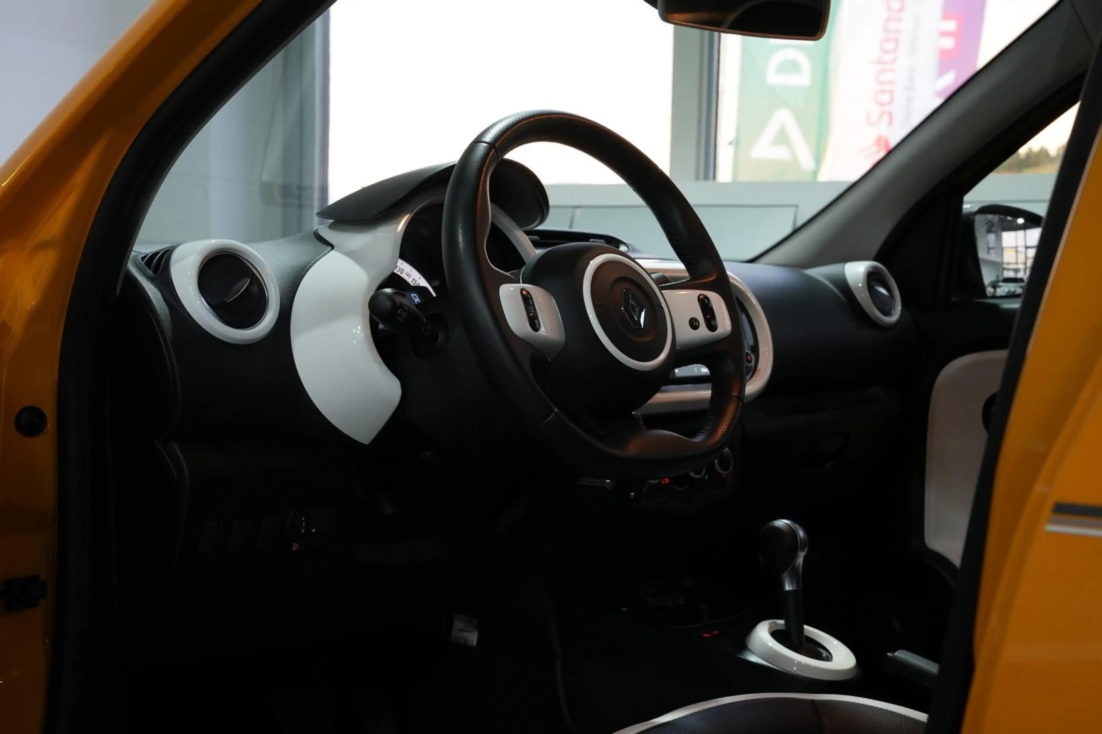 Renault Twingo Intens *AUT*LED*TEMP* — photo 14