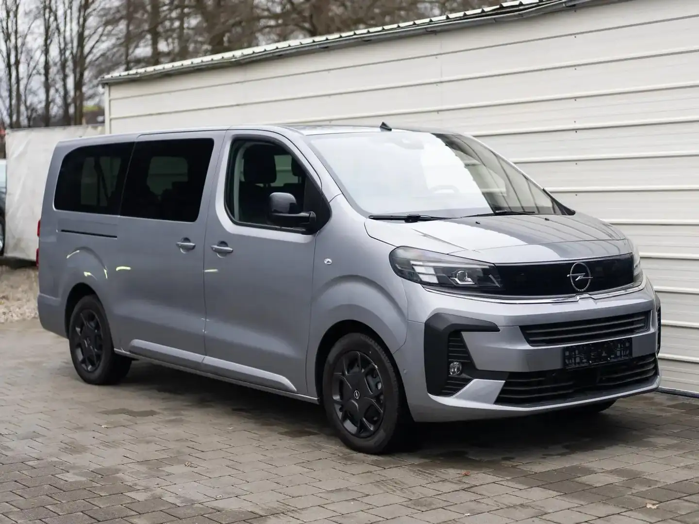 Opel Zafira Life Business Edition L 2.0 D AT8 9-Sitzer*Navi*SHZ*... Grau - 1