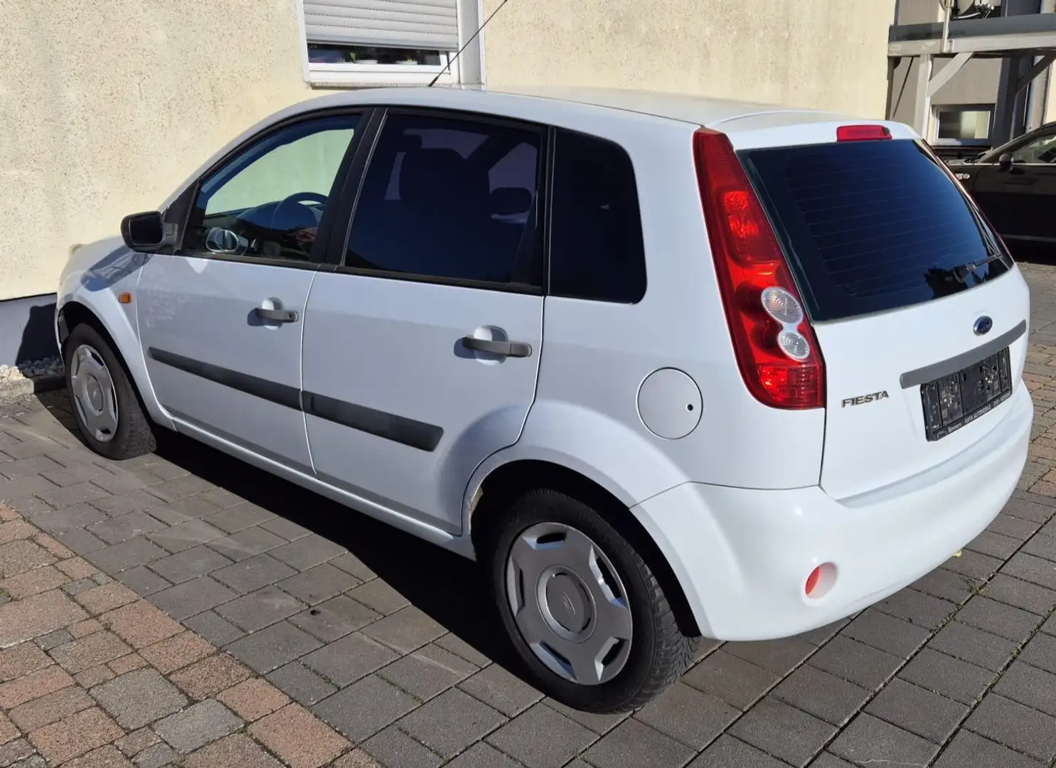 Ford Fiesta Fiesta 1.3 Fun X Weiß - 2
