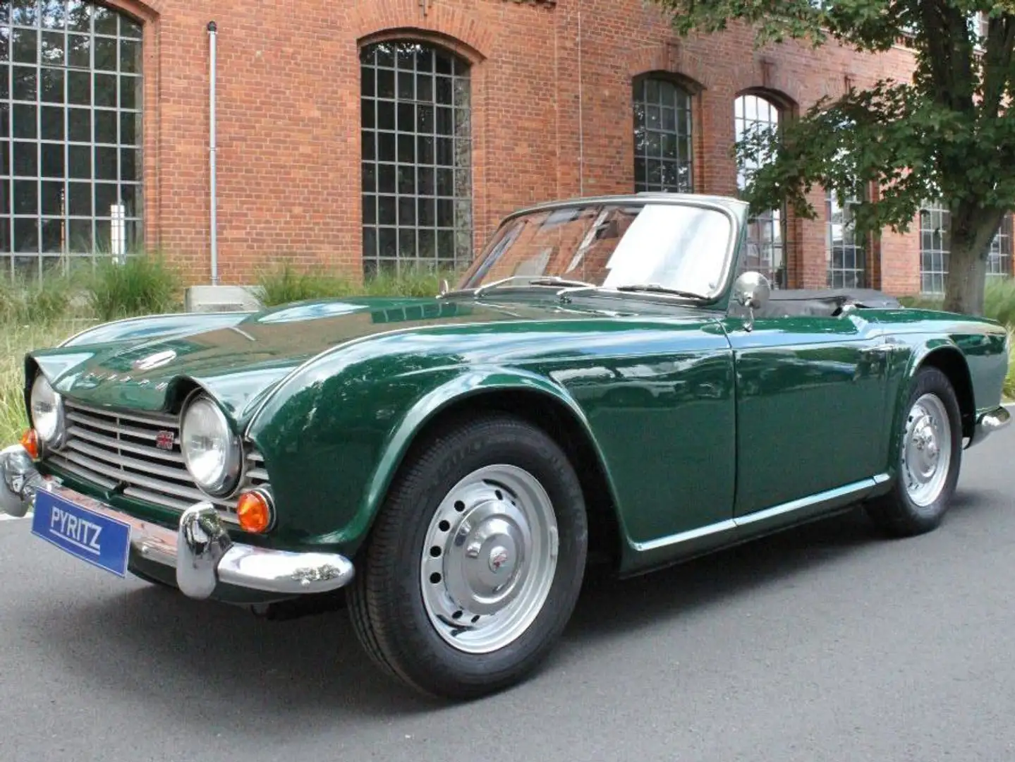 Triumph TR4 A IRS Verde - 1
