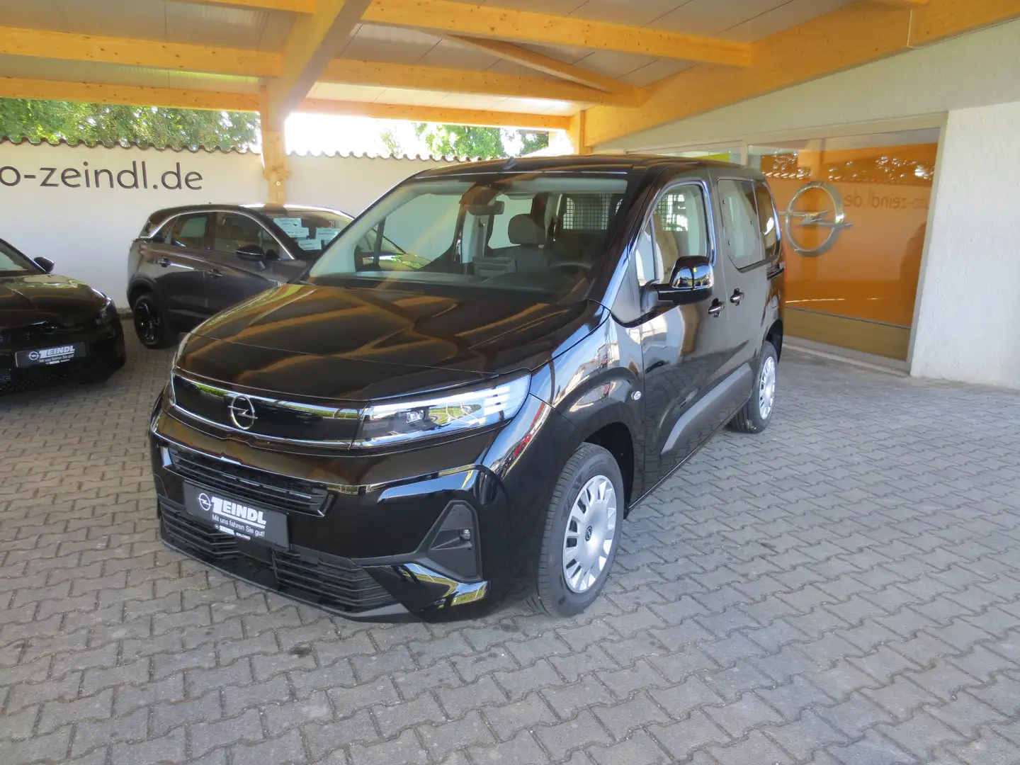 Opel Combo 1.5TD /5 Sitze/AHK/Matrix-LED/10"HD-Navi&Tacho/RFK Schwarz - 1