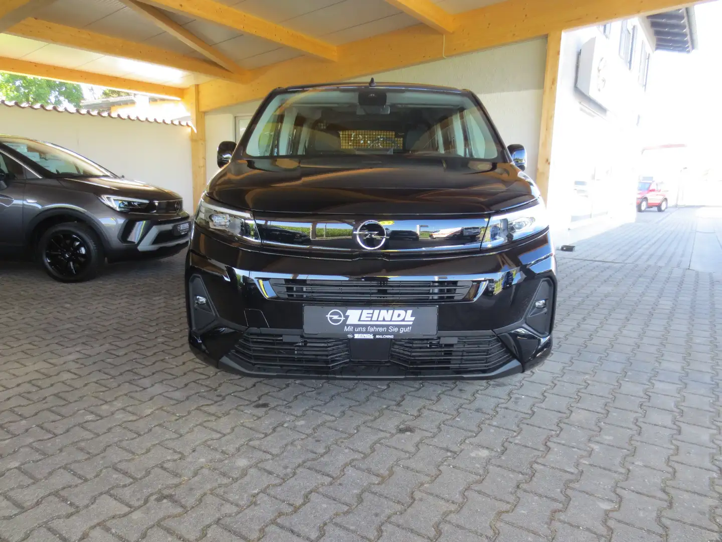 Opel Combo 1.5TD /5 Sitze/AHK/Matrix-LED/10"HD-Navi&Tacho/RFK Schwarz - 2