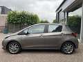 Toyota Yaris 1.5 Hybrid Dynamic Trekhaak, Camera, Cruise, Navi Gris - thumbnail 2