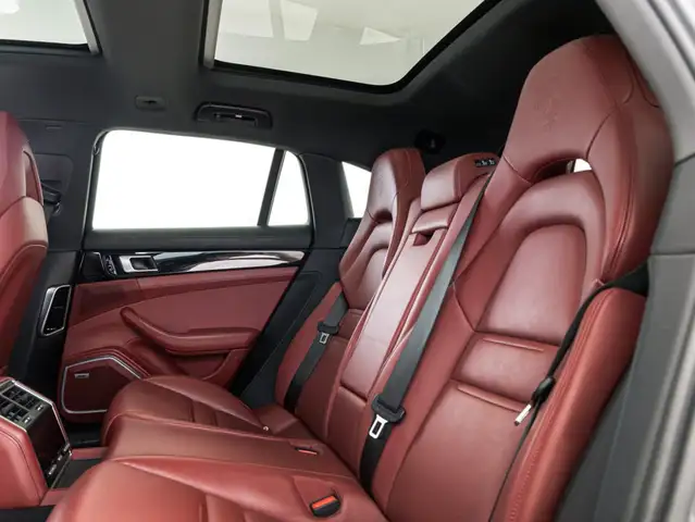 Porsche Panamera view 15
