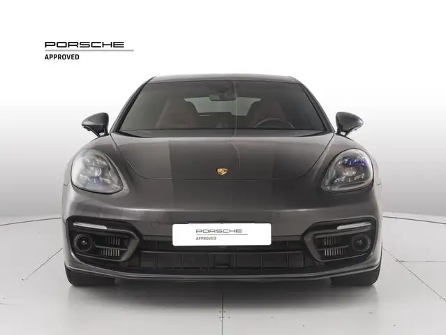 Porsche Panamera view 8