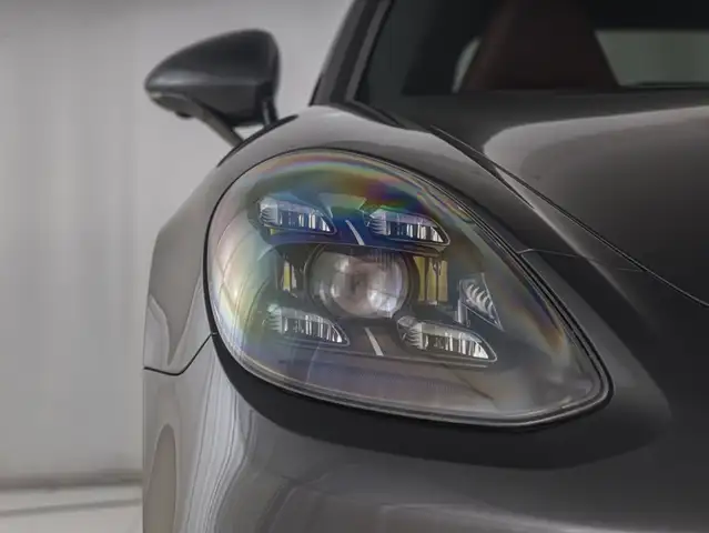 Porsche Panamera view 21