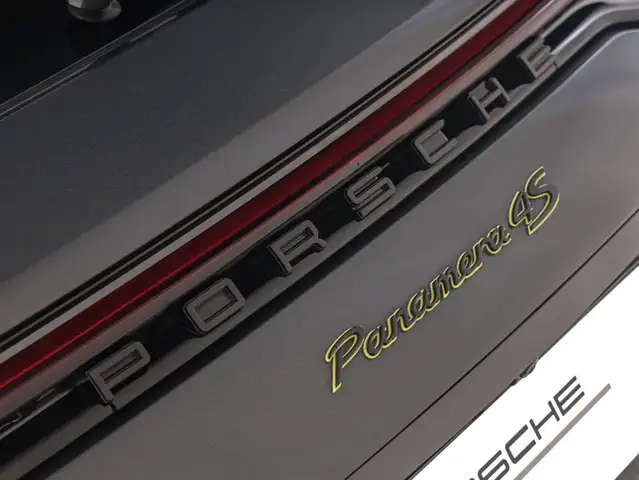 Porsche Panamera view 24