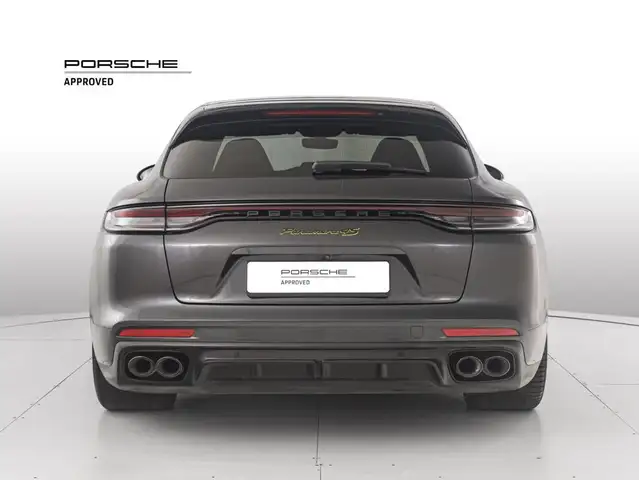 Porsche Panamera view 4
