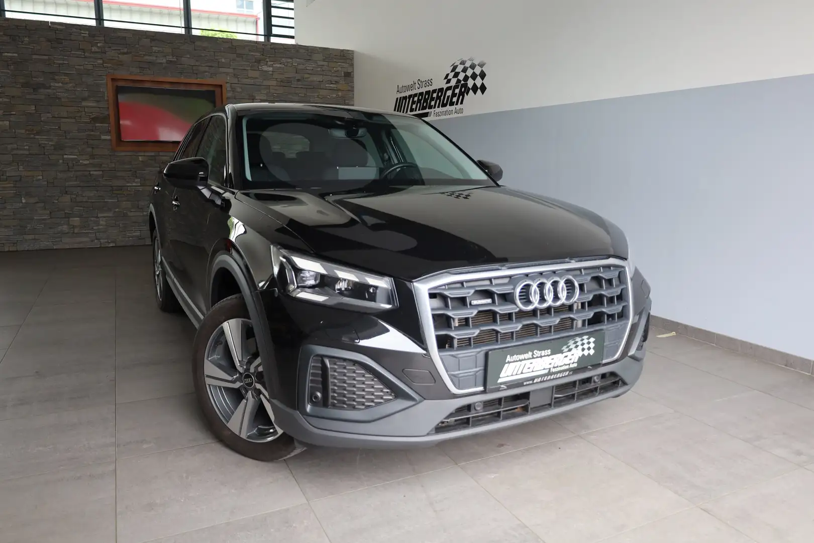Audi Q2 35 TDI quattro S-tronic Schwarz - 2