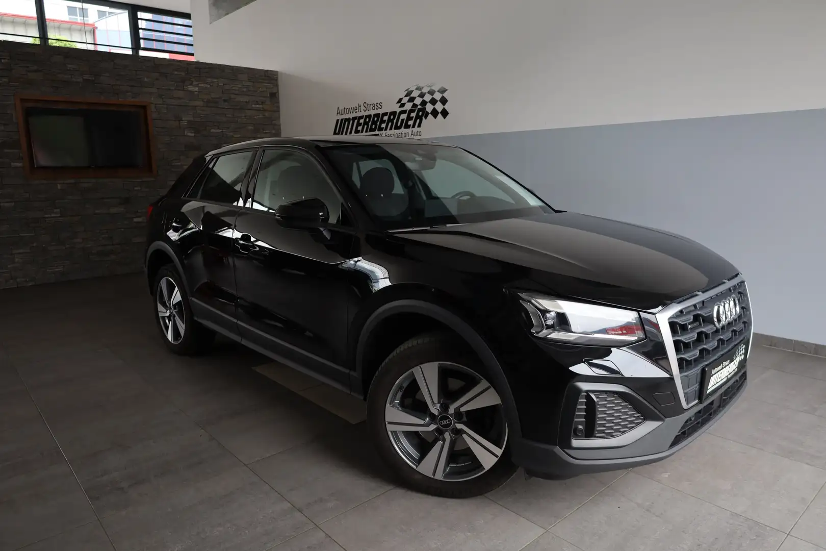 Audi Q2 35 TDI quattro S-tronic Schwarz - 1