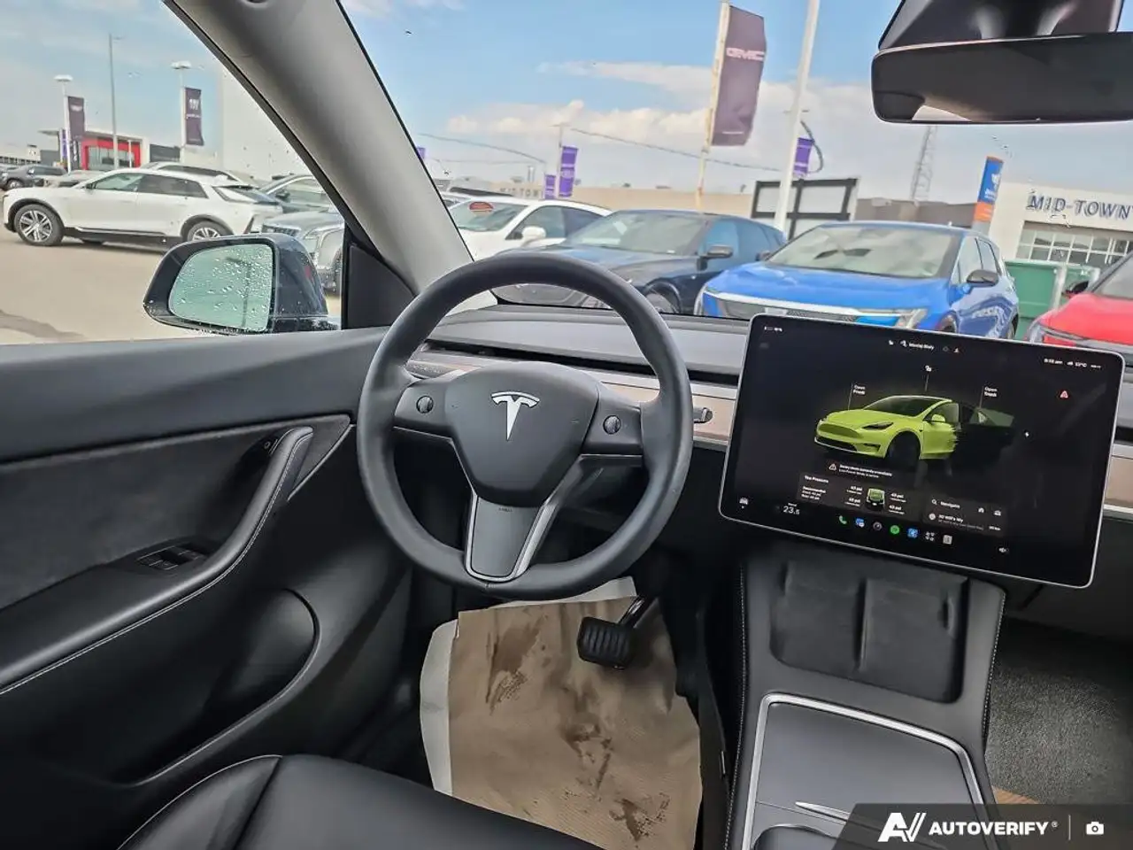 Tesla Model Y photo Tesla Model Y