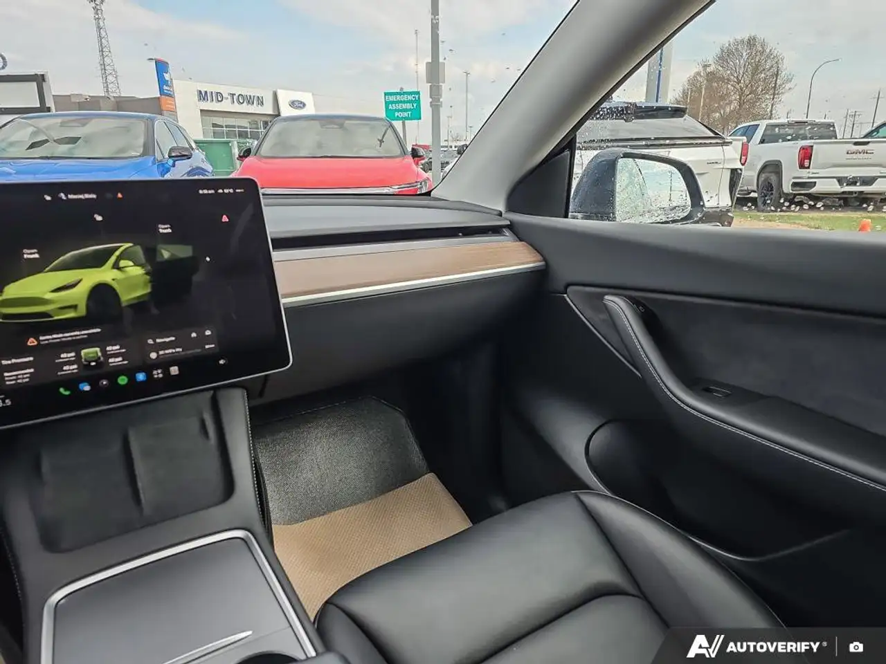Tesla Model Y photo Tesla Model Y