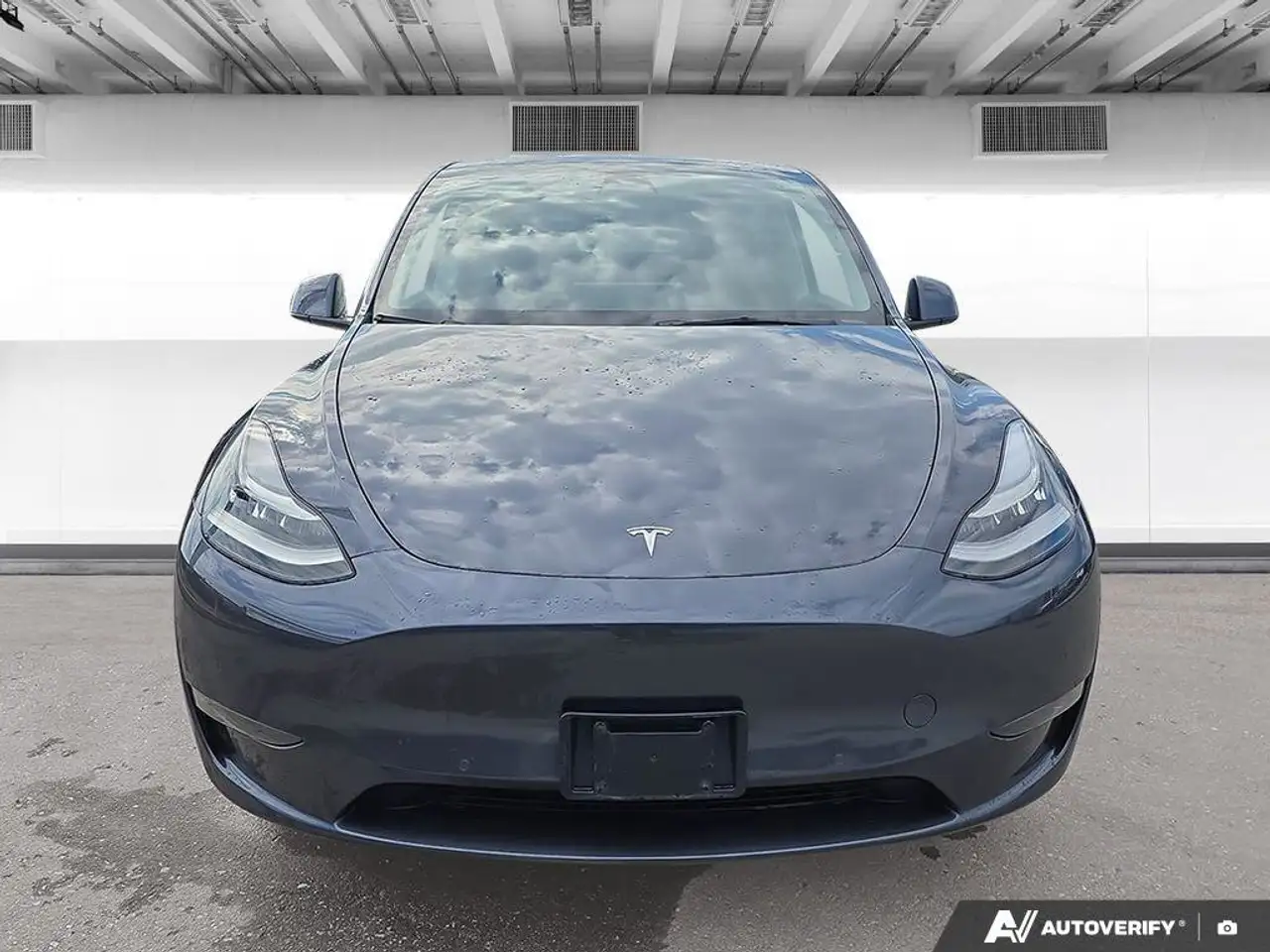 Tesla Model Y photo Tesla Model Y