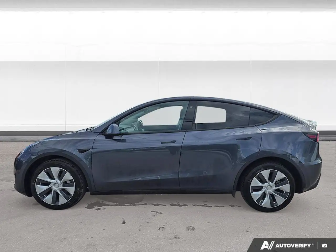 Tesla Model Y photo Tesla Model Y