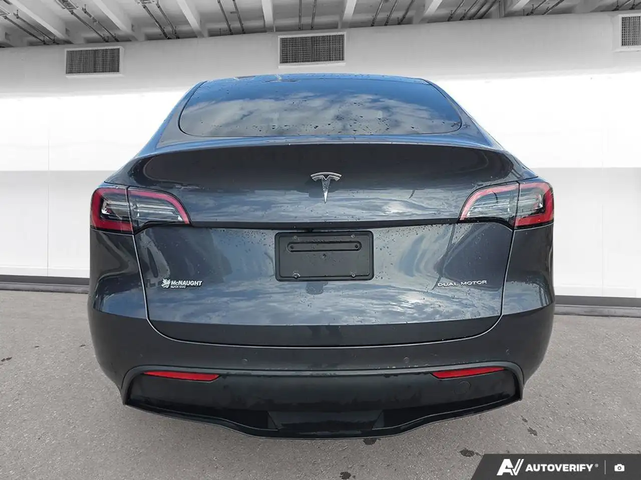 Tesla Model Y photo Tesla Model Y