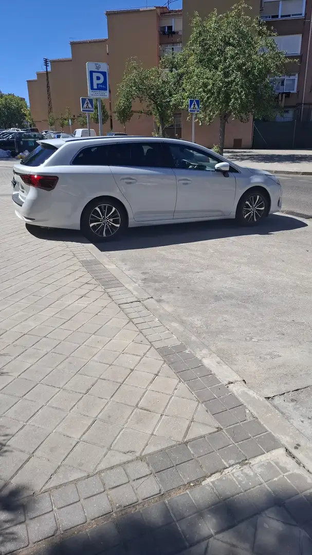 Toyota Avensis TS 140 Advance MultiDrive - 1