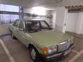Mercedes-Benz 240 W123 Verde - thumbnail 4