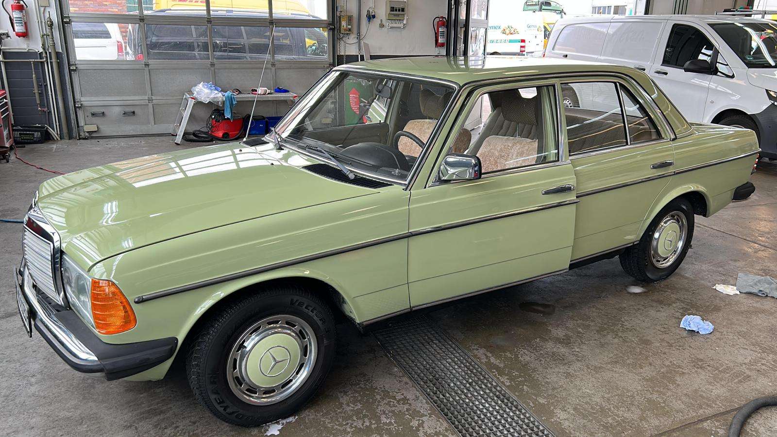 Second hand Mercedes Benz 240 
