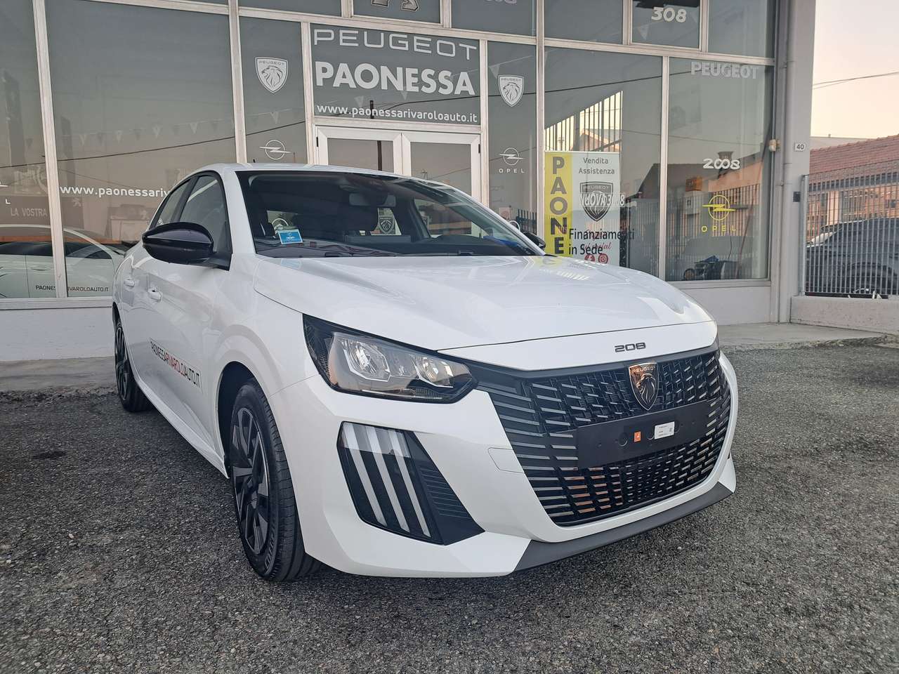 Peugeot 208 NEOPATENTATI NESSUN OBBLIGO FINANZIARIO!!