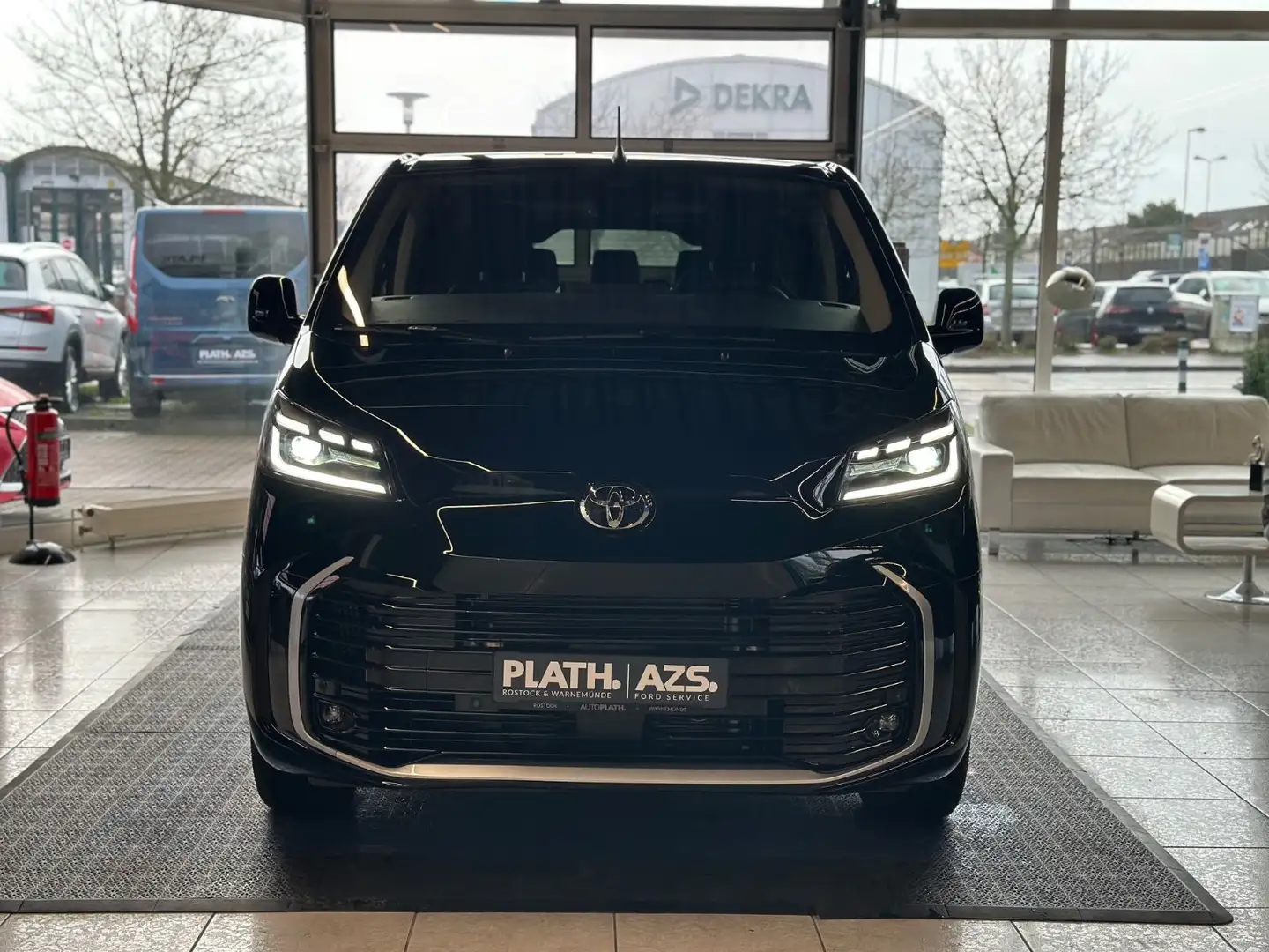 Toyota Proace Verso 2,0-l-D-4D L2 Lounge *SOFORT* Zwart - 2