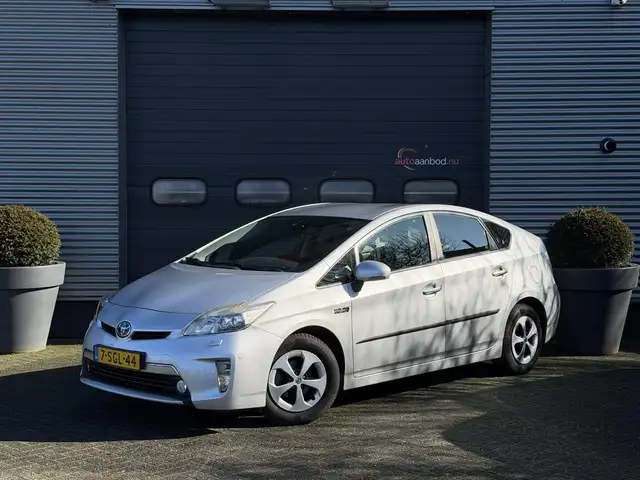 Toyota Prius 1.8 Plug-in Executive Business | Navigatie | DAB |