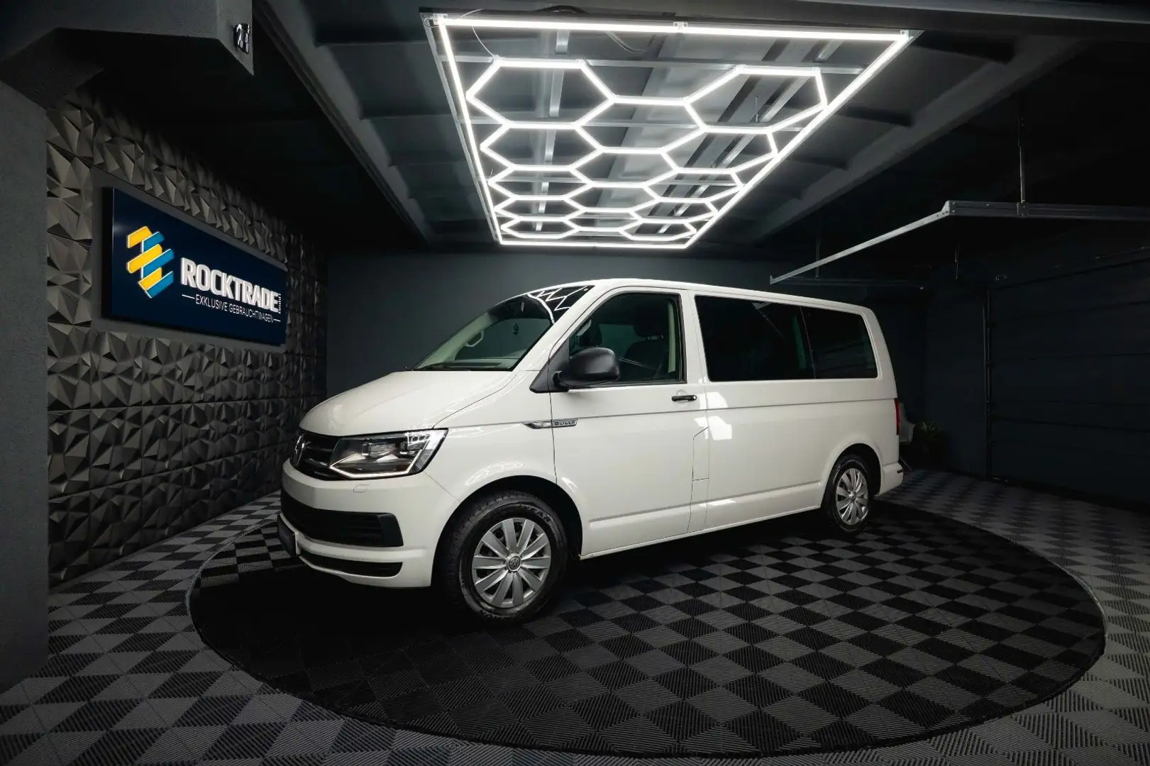 Volkswagen T6 Multivan 2.0 TDI Behindertenumbau *LED*ACC* Weiß - 2